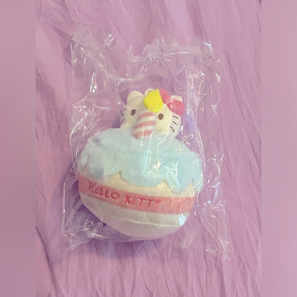 Hello Kitty Blind Box Secret Figure Plush Charm - Picture 2 of 3